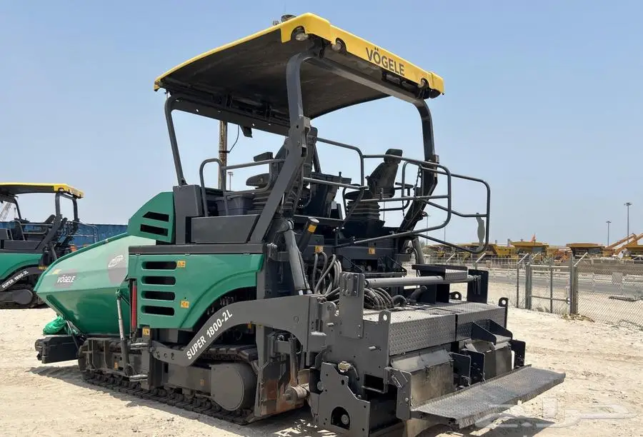 للبيع فرادة إسفلت Vogele Super S1800-2L موديل 2016 2
