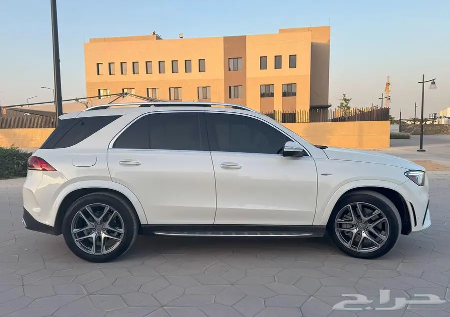 مرسيدس GLE53 AMG 2021 - مواصفات خاصة ممشى قليل 7