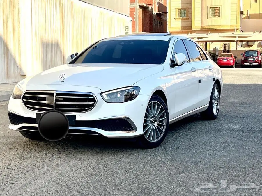 مرسيدس E300 موديل 2021 4