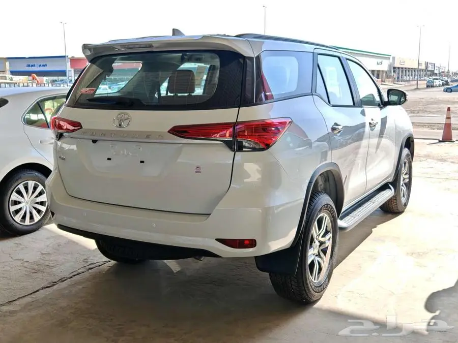 فورتشنر GX2 4X4 بنزين. 2025 دبل 125.000 كاش 12