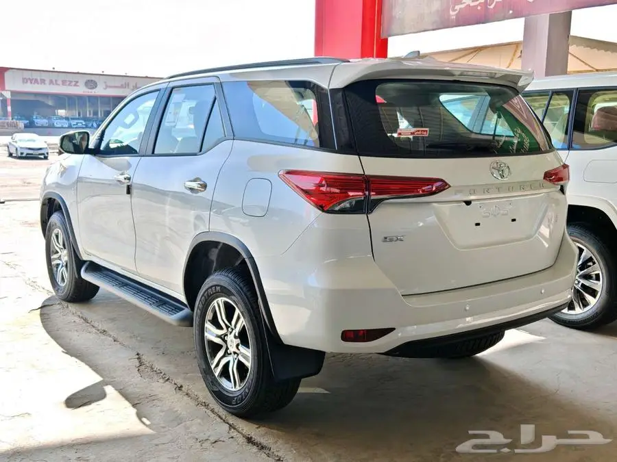 فورتشنر GX2 4X4 بنزين. 2025 دبل 125.000 كاش 10