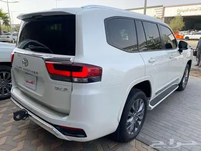 تويوتا لاندكروزر GXR-4 موديل 2023 عداد 73 الف كم 3