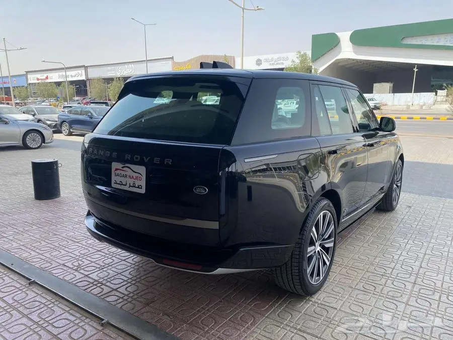 رنج روفر HSE فل كامل 2023 اسود 12