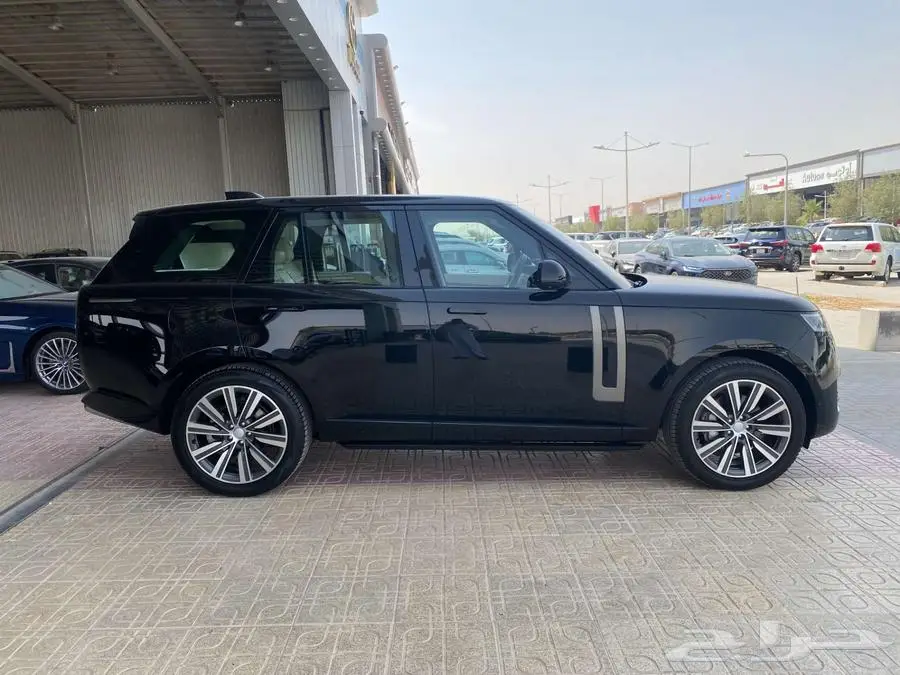 رنج روفر HSE فل كامل 2023 اسود 3