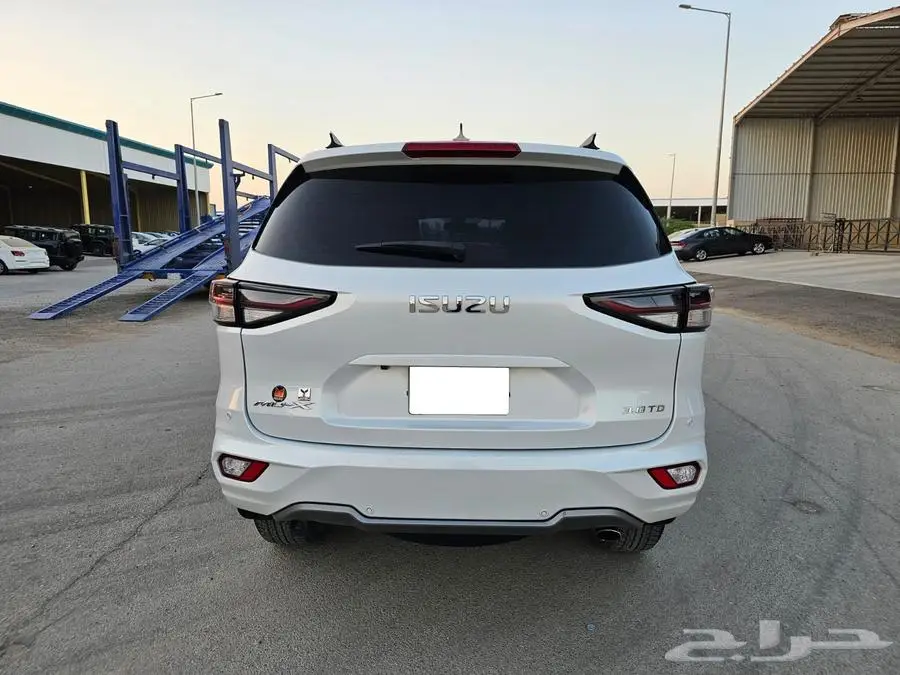 ايسوزو 2022 MUX فل كامل ديزل بدون دبل 4