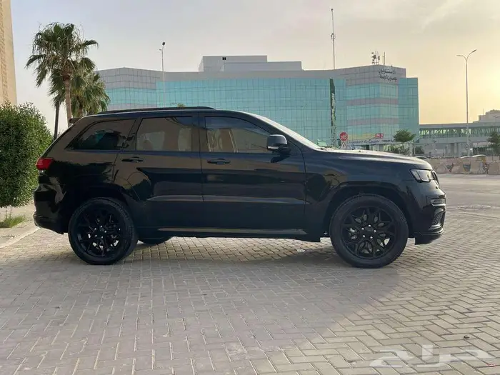 Jeep Grand Cherokee Limited S Black Edition 9