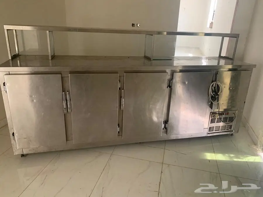 ثلاجة مشويات مصنع الاهلي نظيفة جدا 3 متر مع استاند  فرن بتزا 0