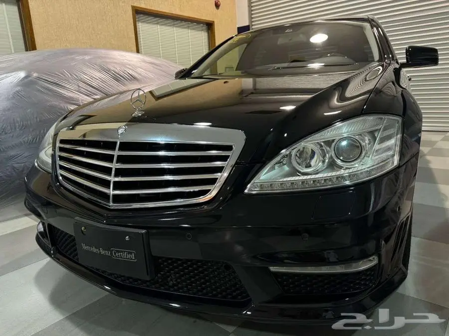 Mercedes مخزن كالجديد العداد (40) الف بدي وكاله عالشرط 0