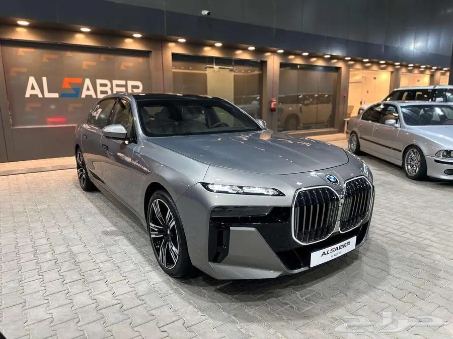 بي ام دبليو 735i_ 2026_ ضمان __وصيانة مجاني___( مباع ) 2