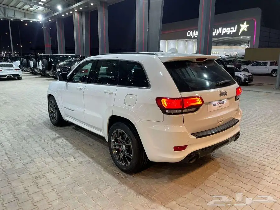 جيب شروكي SRT 5