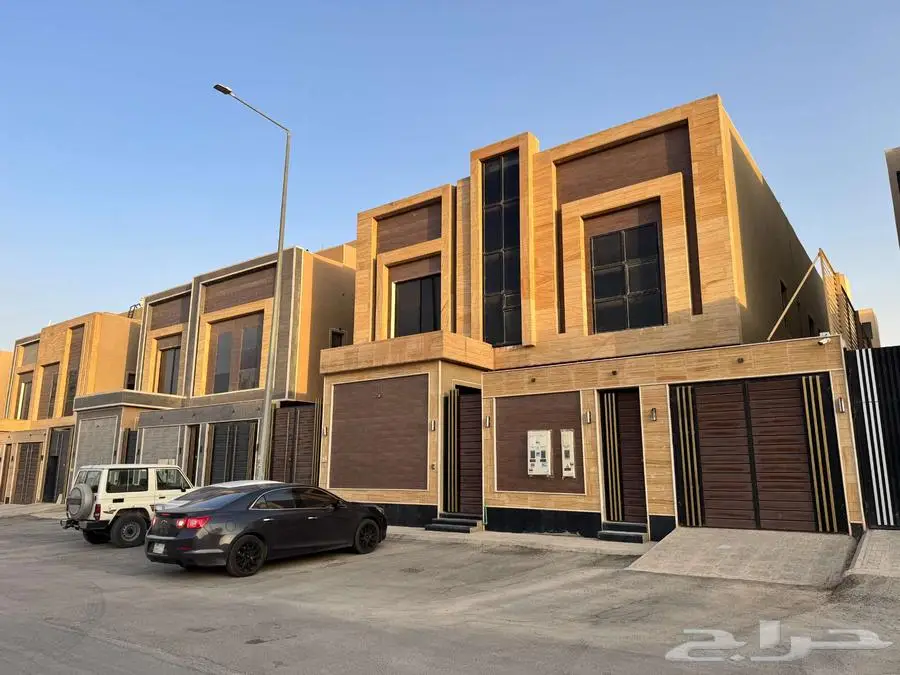 دور من 6 غرف و 5 حمامات في بدر للإيجار ب 36000 سنوي 0
