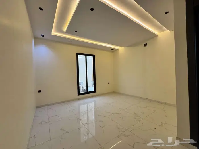 دور من 6 غرف و 5 حمامات في بدر للإيجار ب 36000 سنوي 3
