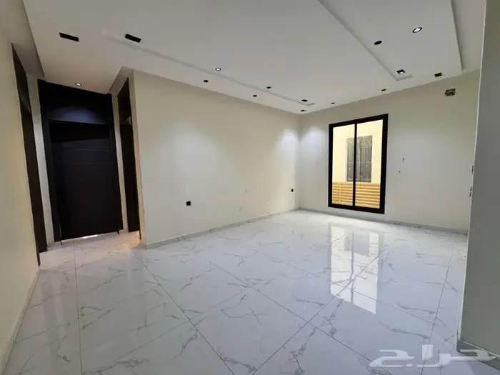 دور من 6 غرف و 5 حمامات في بدر للإيجار ب 36000 سنوي 4