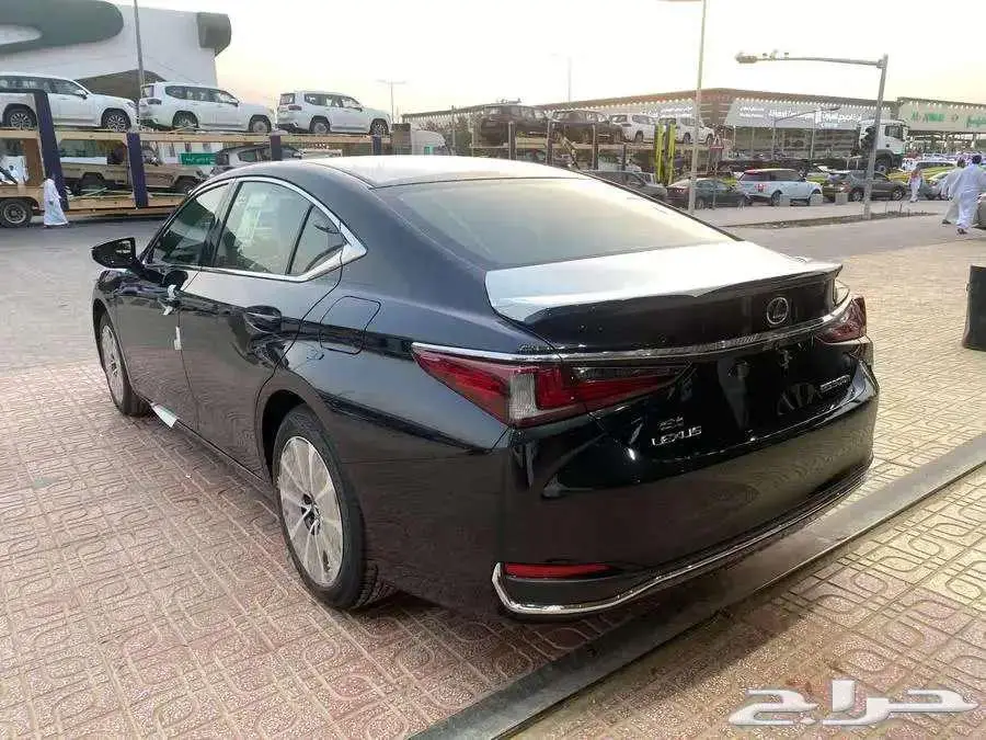 لكزس ES 300 AH هايبرد 2025 سعودى اسود 2