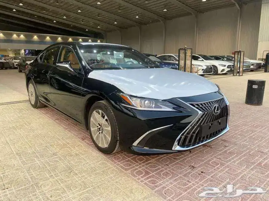 لكزس ES 300 AH هايبرد 2025 سعودى اسود 1