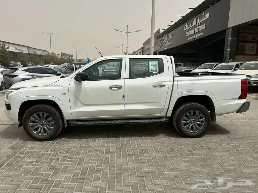 ميتسوبيشي L200 غمارتين دبل اتوماتيك ديزل جنط 18 2024 . 4