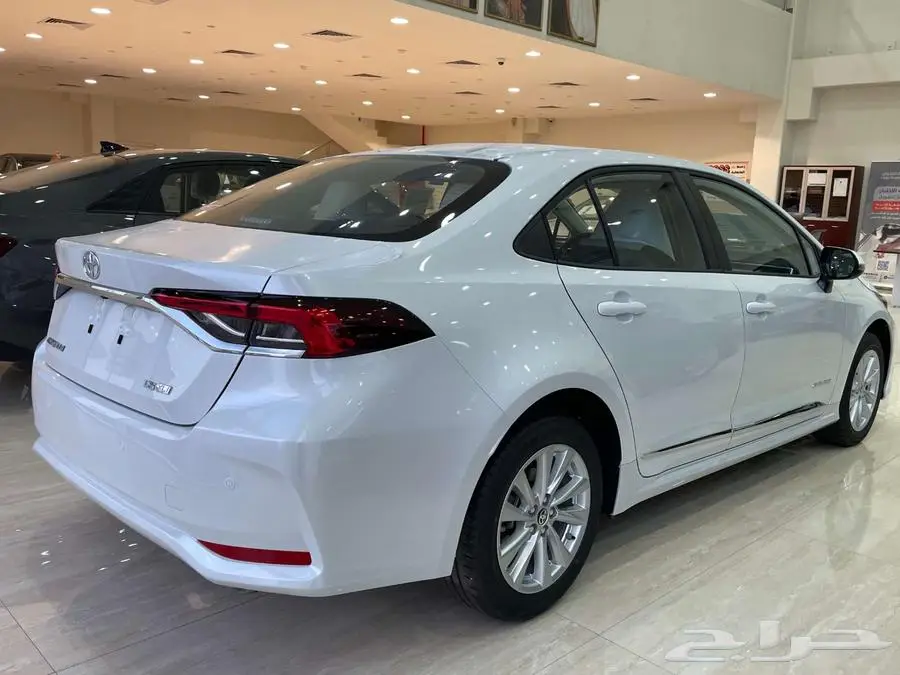 تويوتا كورولا XLI 1.5 مطور بنزين 2025 8
