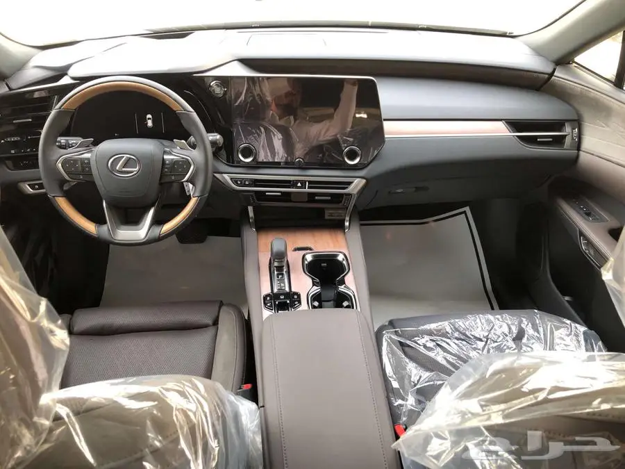 لكزس RX350 BB 2025 تيتانيوم داخلي بني -ابيض داخلي بني سعودي 22