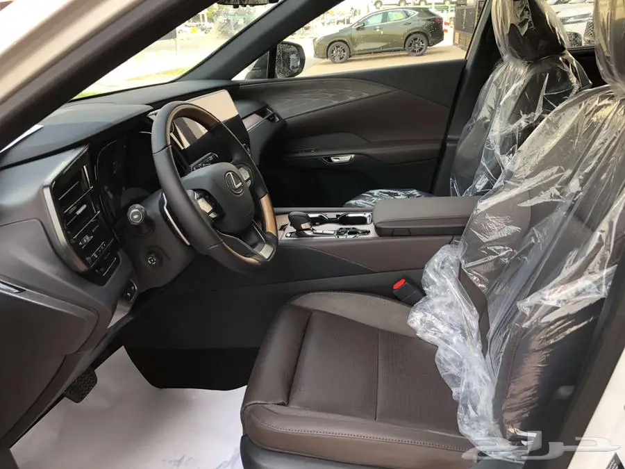 لكزس RX350 BB 2025 تيتانيوم داخلي بني -ابيض داخلي بني سعودي 23