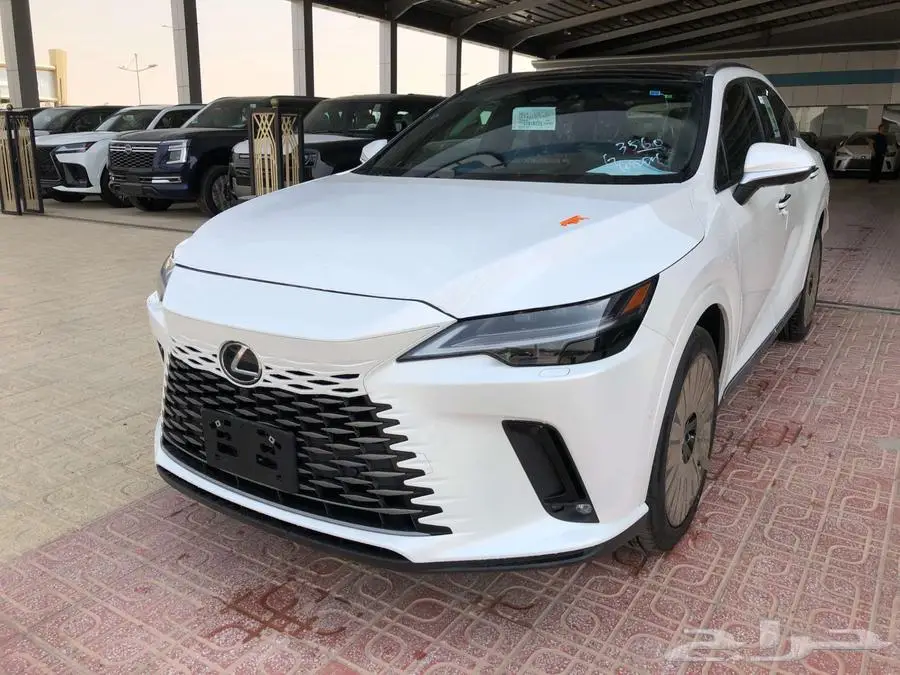 لكزس RX350 BB 2025 تيتانيوم داخلي بني -ابيض داخلي بني سعودي 16