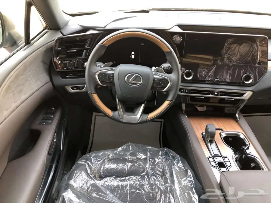 لكزس RX350 BB 2025 تيتانيوم داخلي بني -ابيض داخلي بني سعودي 5