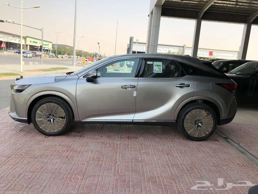 لكزس RX350 BB 2025 تيتانيوم داخلي بني -ابيض داخلي بني سعودي 3