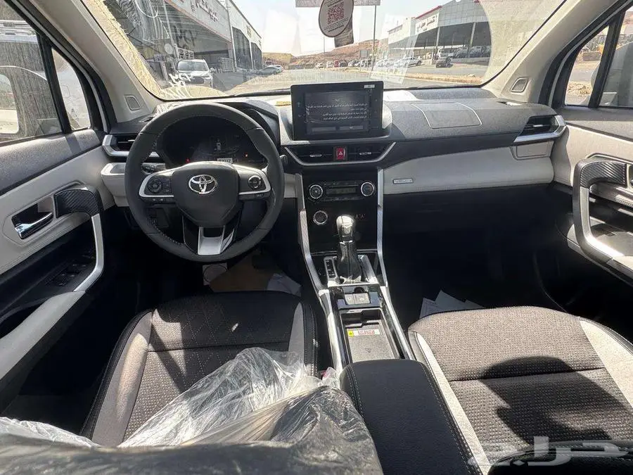 تويوتا فيلوز فل كامل 1500 cc ابيض موديل 2025 7