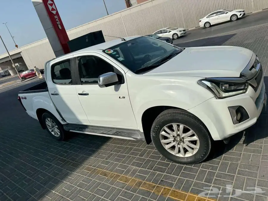 Isuzu d max LS 2020 model 4