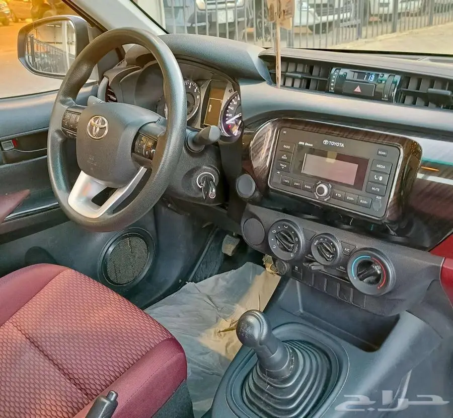 هايلكس غمارة GLX بنزين فل كامل موديل 2022 10