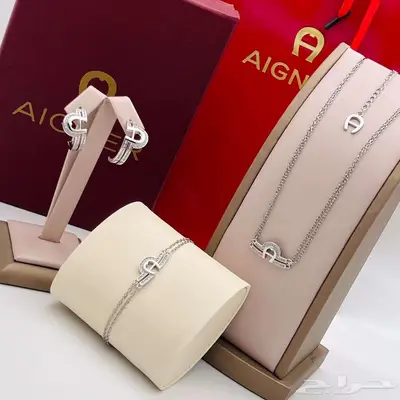 اكسسوارات هدايا نسائيه ماركات عالمية 31