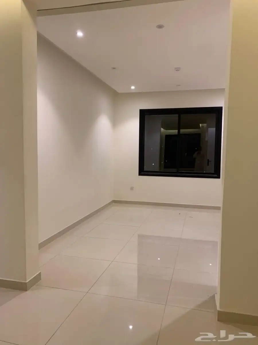 للايجار شقة جديدة حي العارض 5