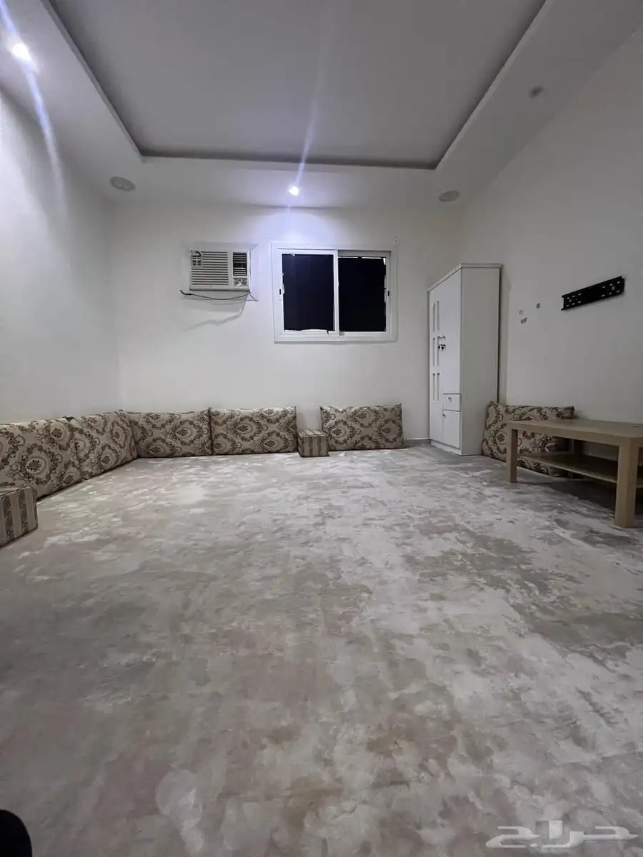شقق عزاب للإيجار حي الحزم على ديراب 0
