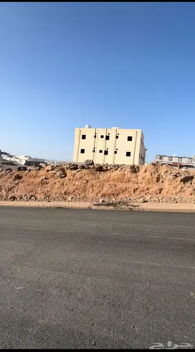 ارض بجوار مطار المدينة ب 270 الف فقط 0