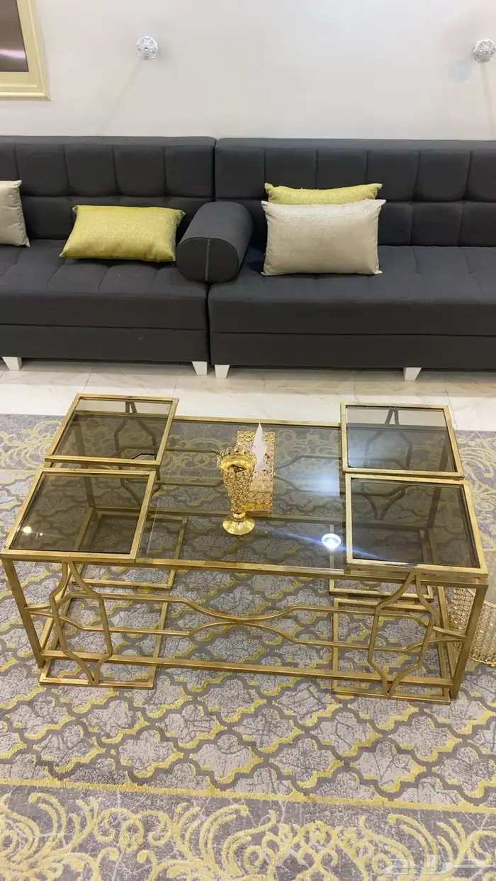 طاوله مع اربع كراسي خدمة 2