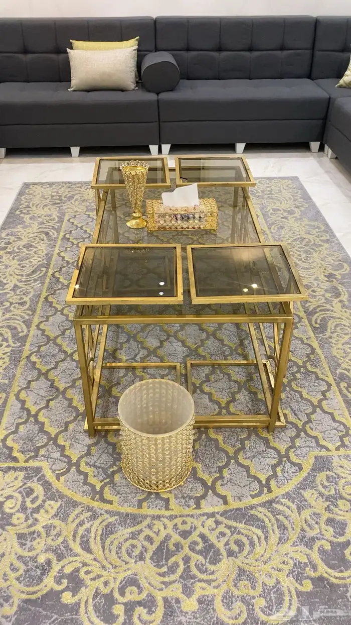طاوله مع اربع كراسي خدمة 0