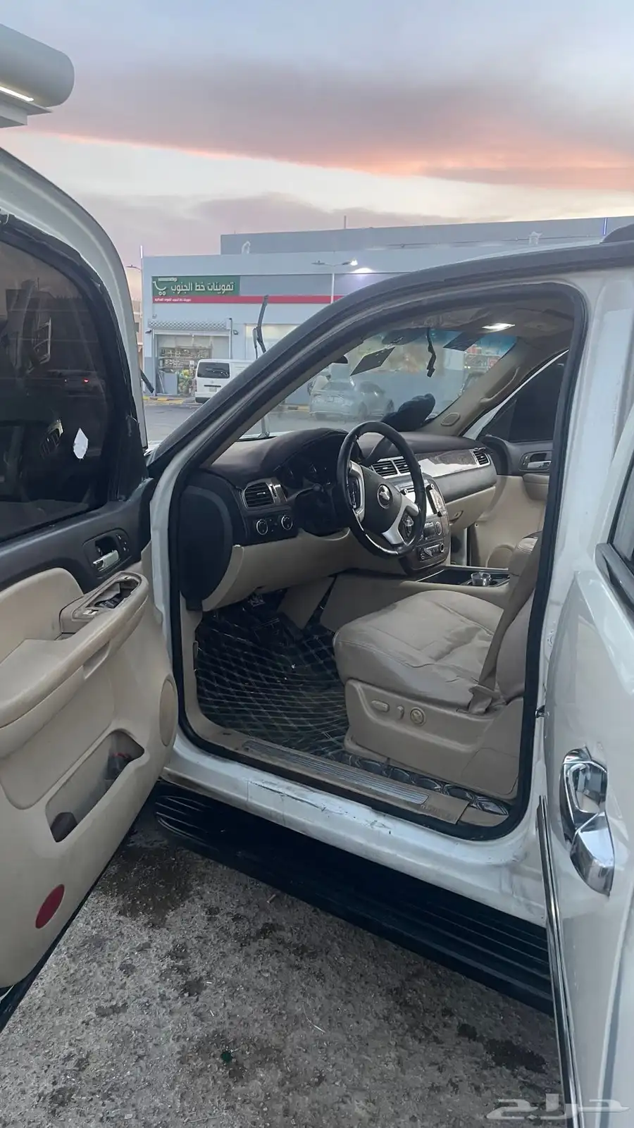 شيفورلية سوبربان LTZ 2007 ابيض لؤلؤي 26