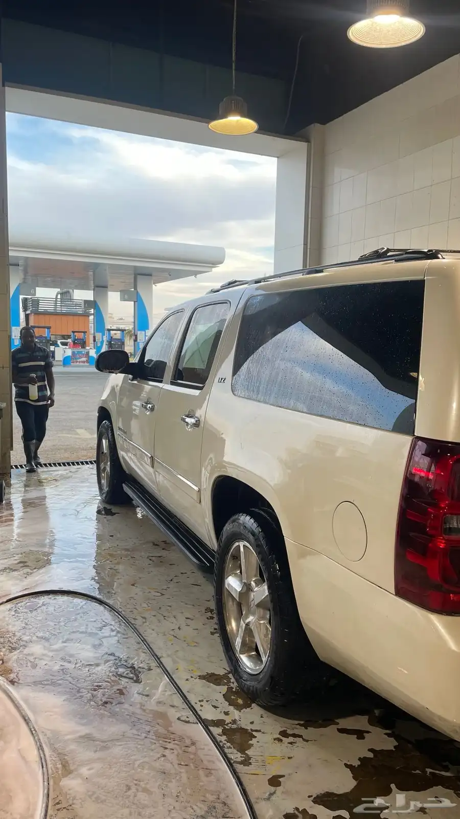 شيفورلية سوبربان LTZ 2007 ابيض لؤلؤي 36