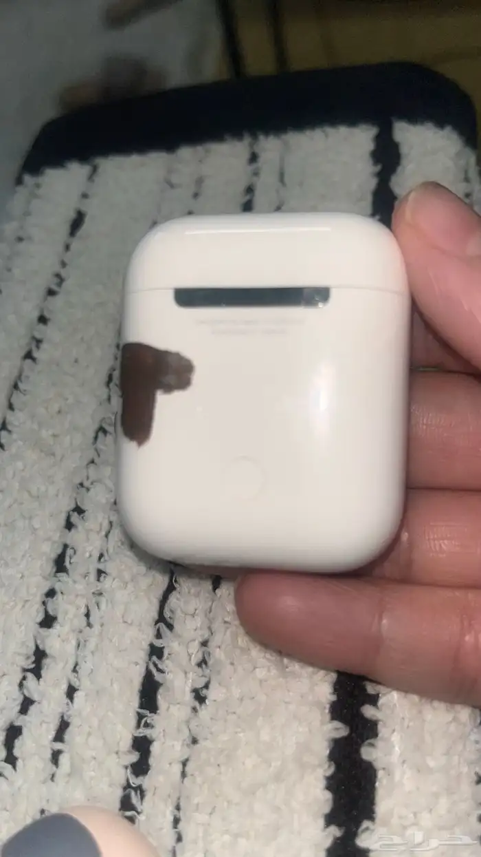 السلام عليكم عندي سماعتين ابل كلهم اخت الجديده ونظيفه 4