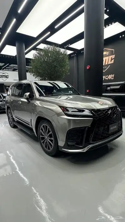 جيب لكزس LX600 اف سبورت 2023 شبه جديد 2