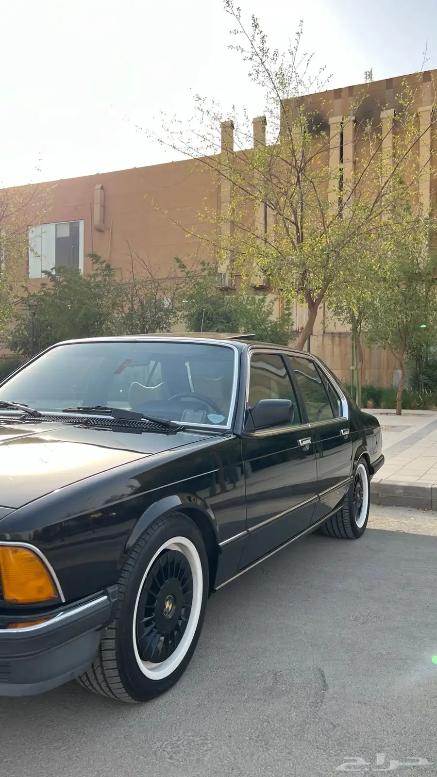 بي ام دبليو 745i موديل 1985 بحالة المصنع 3