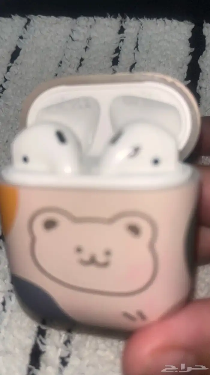 السلام عليكم عندي سماعتين ابل كلهم اخت الجديده ونظيفه 5