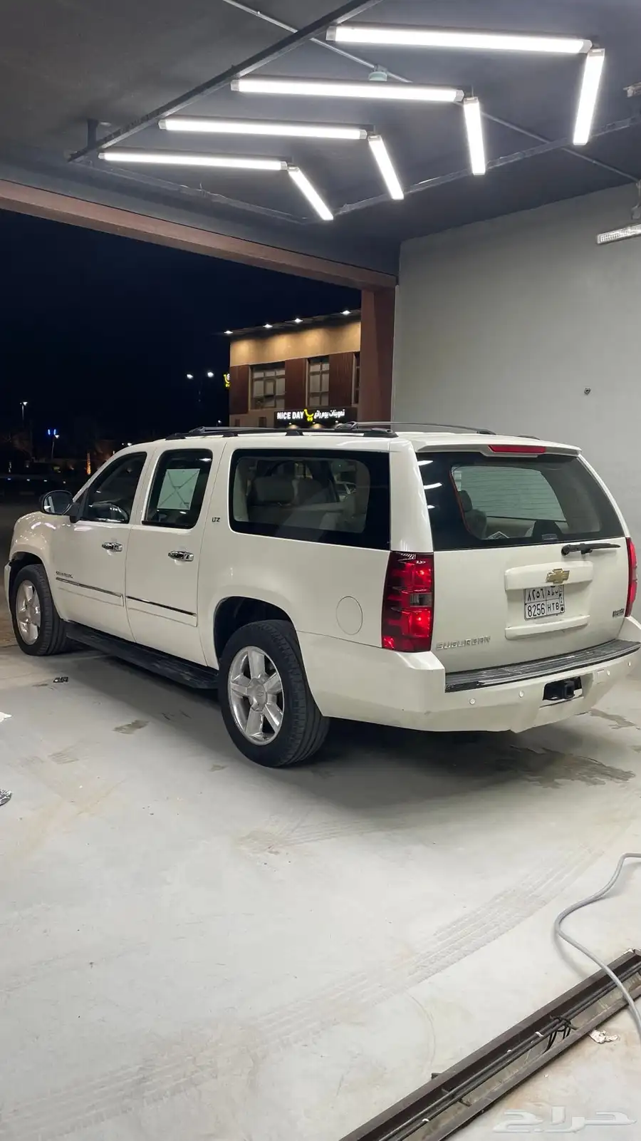 شيفورلية سوبربان LTZ 2007 ابيض لؤلؤي 14