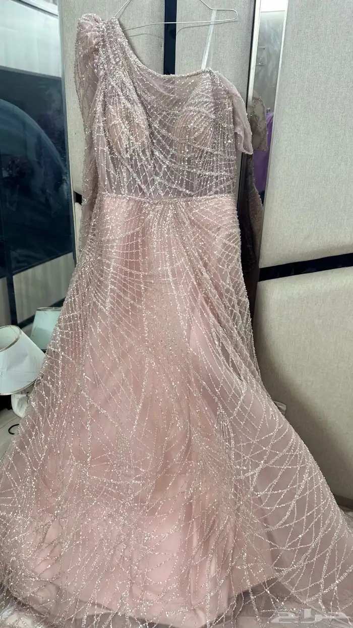 فستان من المصمم العصري 2