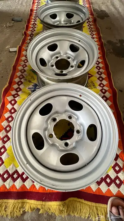للبيع جنوط ديزل عريض شبه جدد اصليات 2