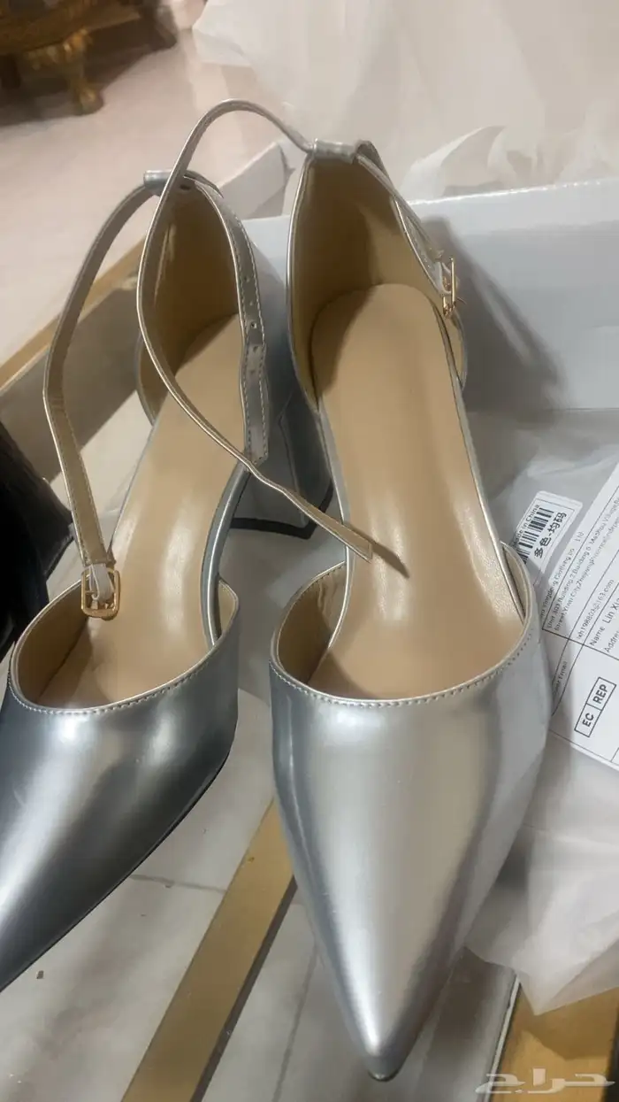 جزمة للسهرة فضي اللون مقاس 42 2