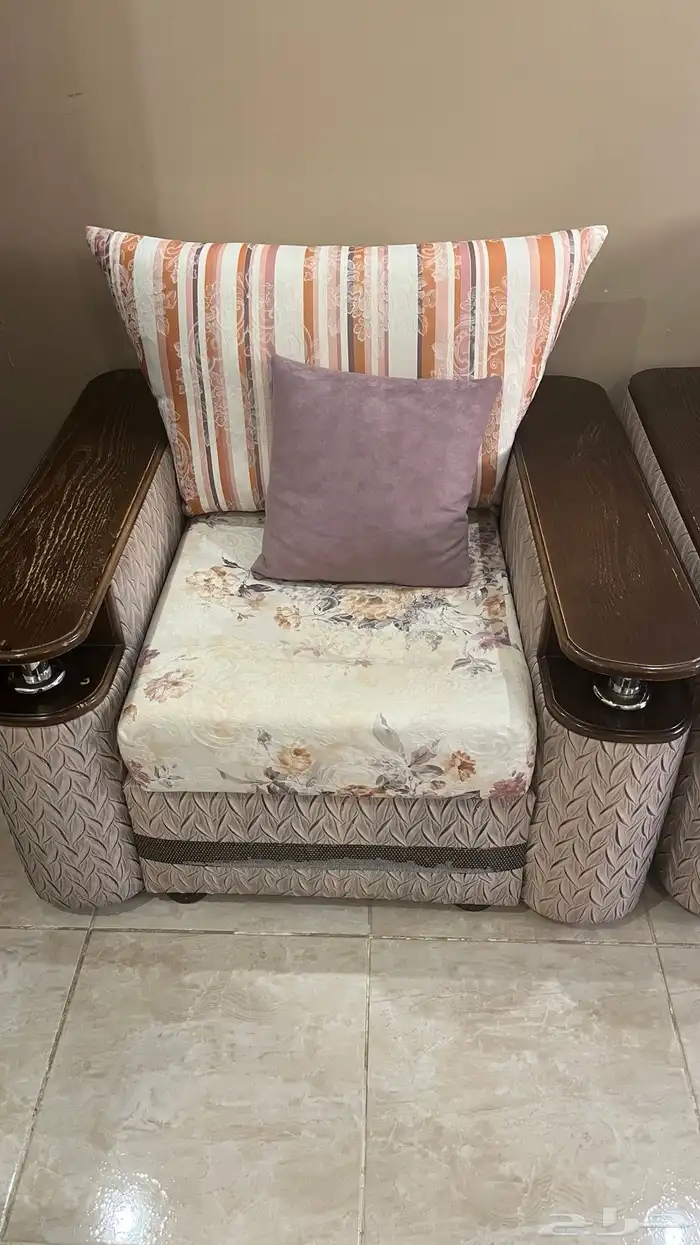 للبيع كنب تركي أنيق بحالة ممتازة 7