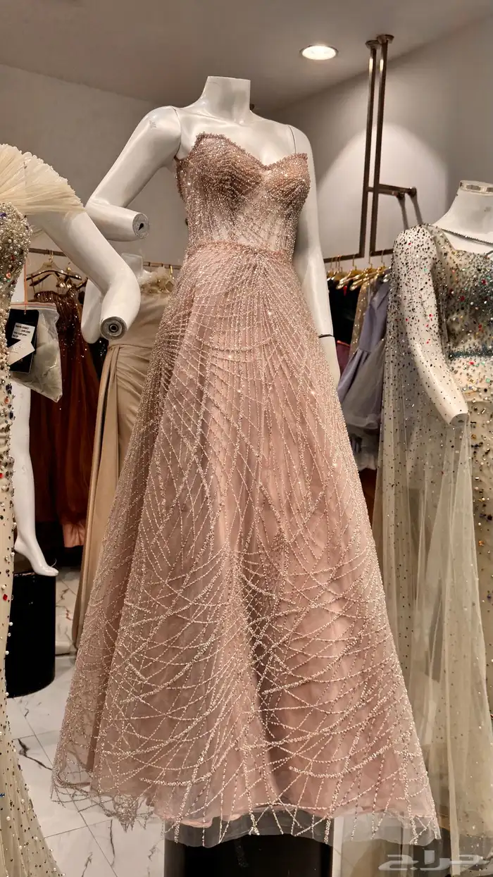 فستان من المصمم العصري 4