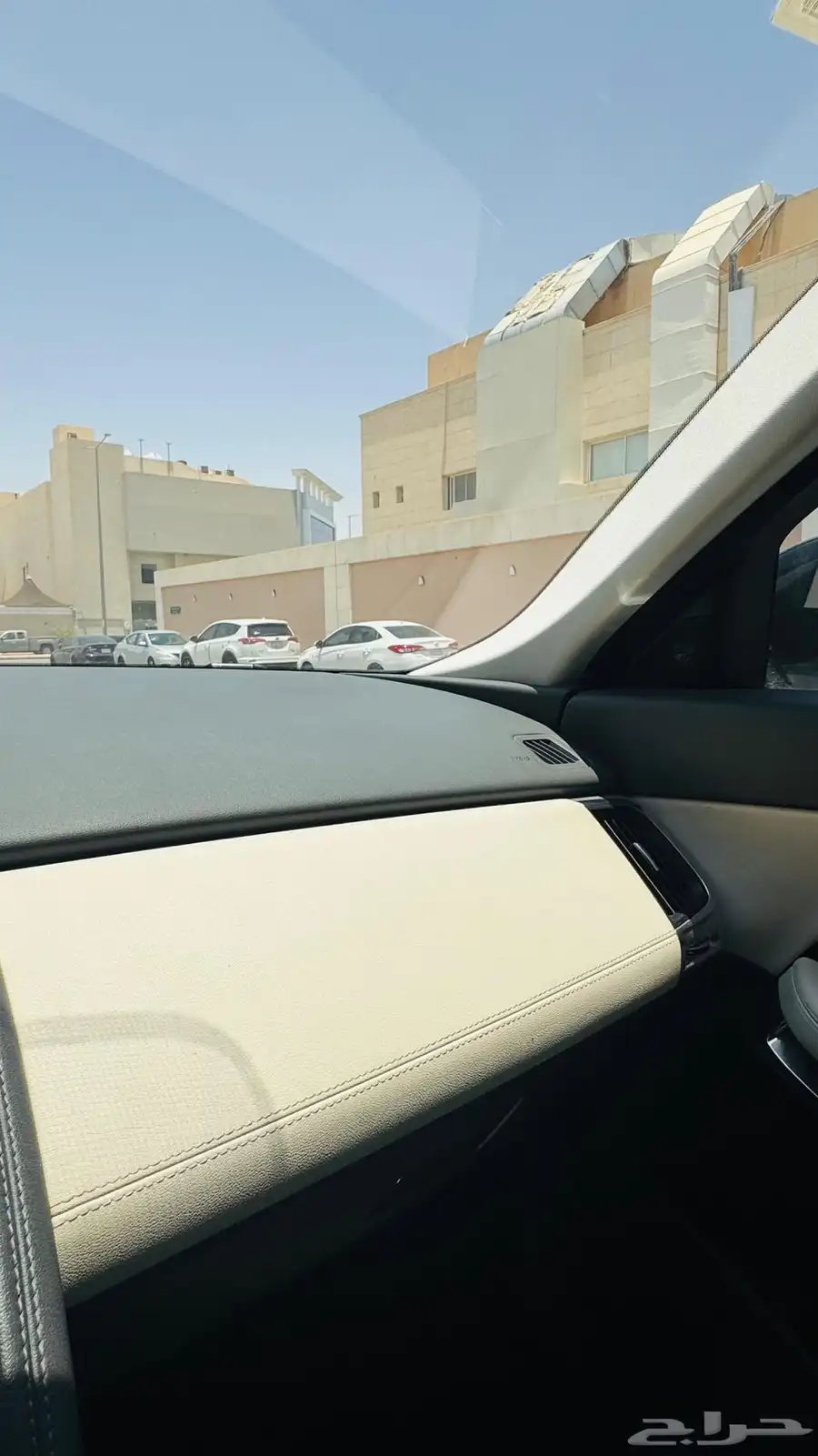 jaguar e-pace جاكور نظييف للبيع 12