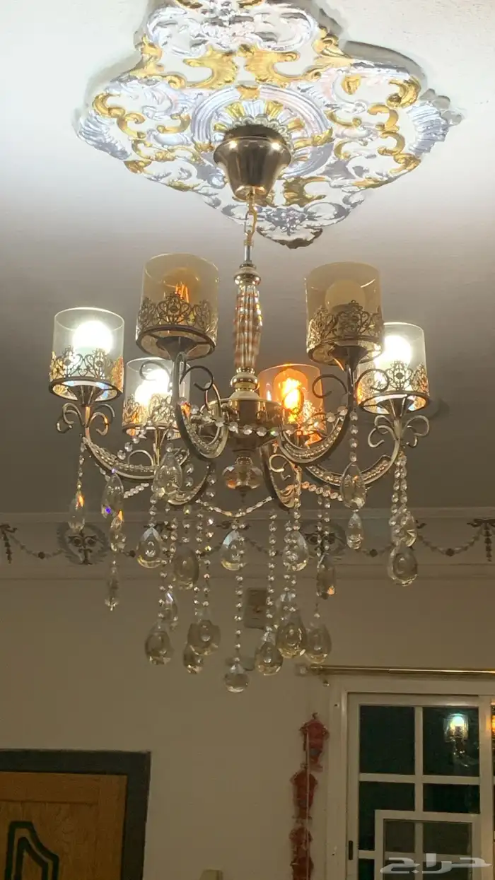 طقم كنب و نجف كريستال للبيع 15