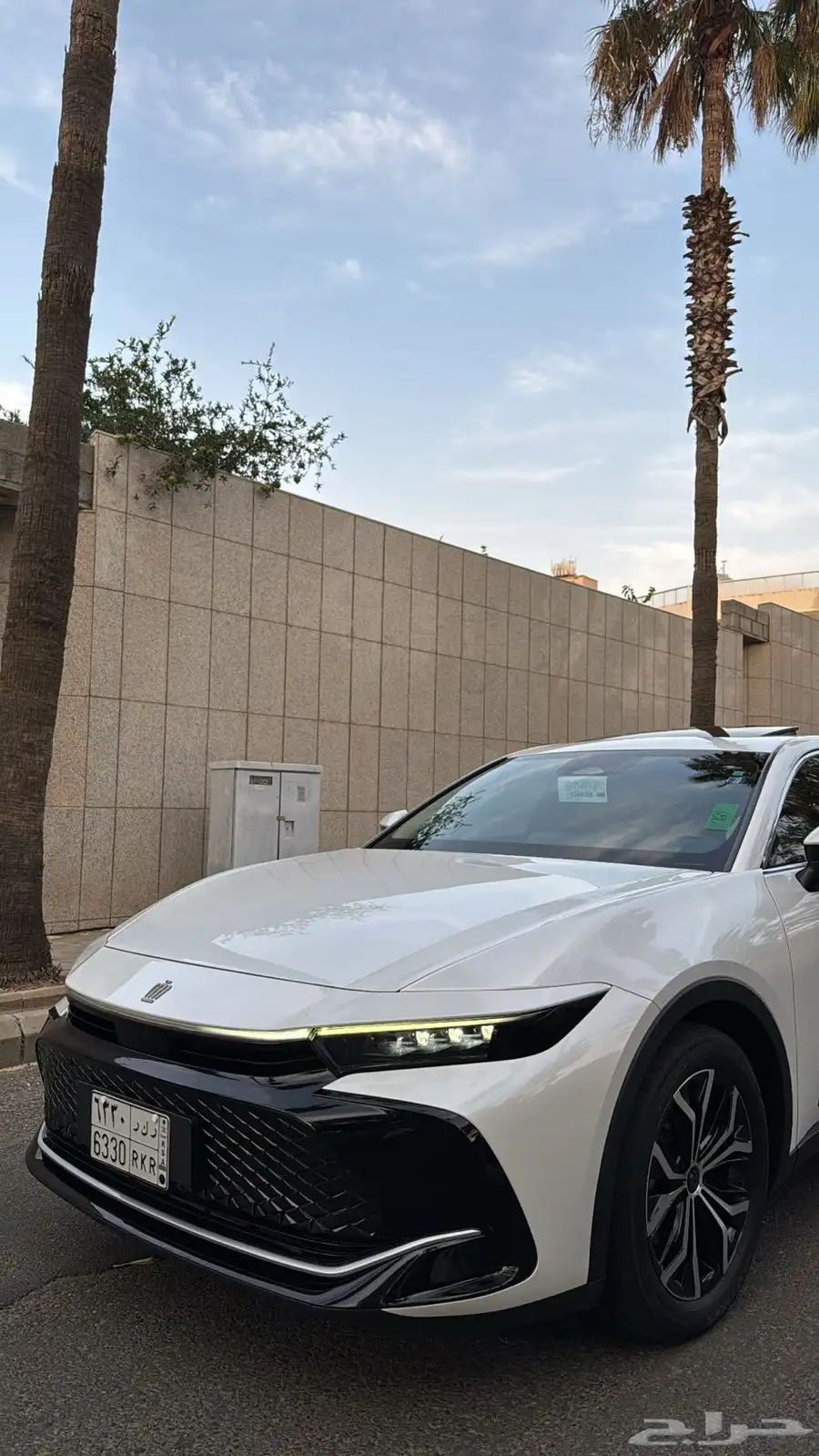 للبيع تويوتا كراون 2023 بريميوم 3